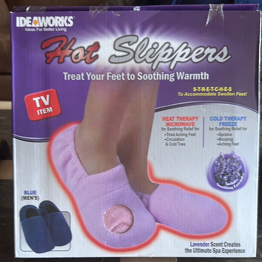 Ideaworks Hot / Cold Therapy Slippers